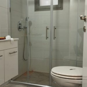 מקלחון הזזה חזית ניקל 2 דלתות